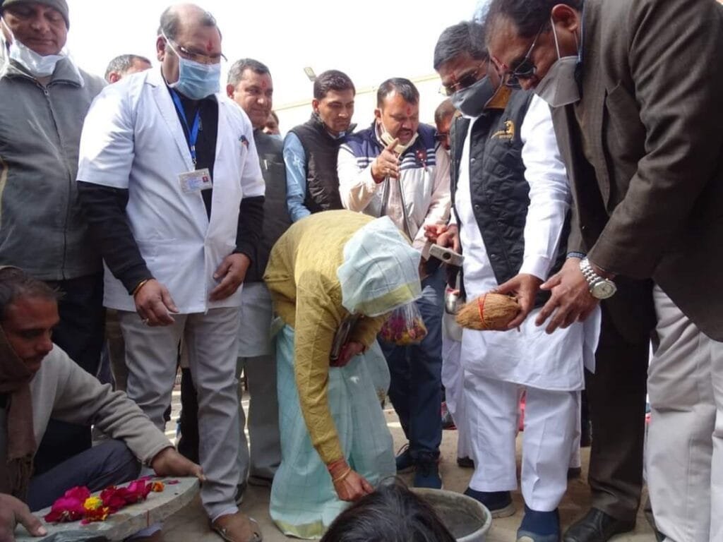 BDM: विधायक कोष से स्वीकृत आउटडोर बरामदे का शिलान्यास कार्यक्रम आयोजित, देखिए, तस्वीरें… 2 Foundation stone of outdoor porch approved from MLA Fund organized, see, photos…