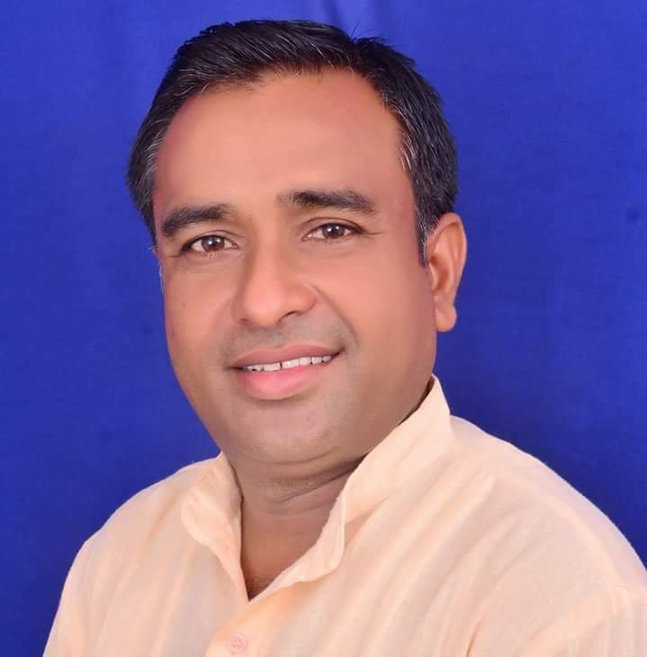 100 आधार कार्ड, 100 पैन कार्ड, 8 मोबाइल व 25 सिमकार्ड के साथ साईबर ठग गिरफ्तार 1 l n kumawat