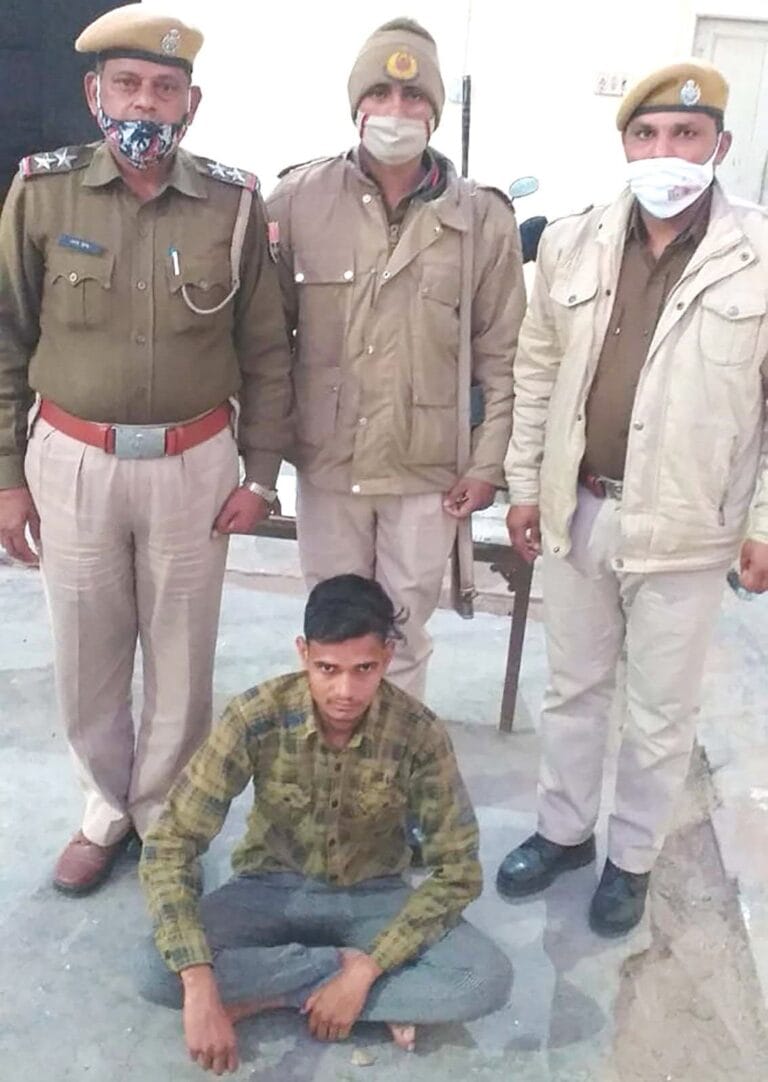 फैक्ट्री से 8 किलो गांजा जप्त,