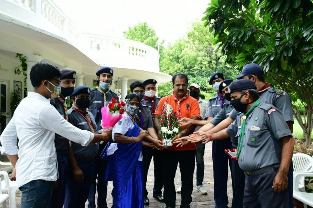 स्कार्फ डे पर परिवहन मंत्री से मिले स्काउट अधिकारी, स्कार्फ पहनाया 1 IMG 20210801 WA0061