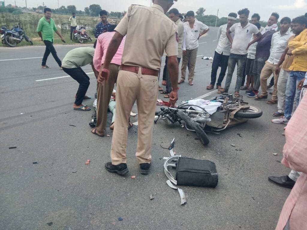 हादसा: डंपर की चपेट में आए मोटरसाइकिल सवार, एक की मृत्यु 1 IMG 20210921 WA0016