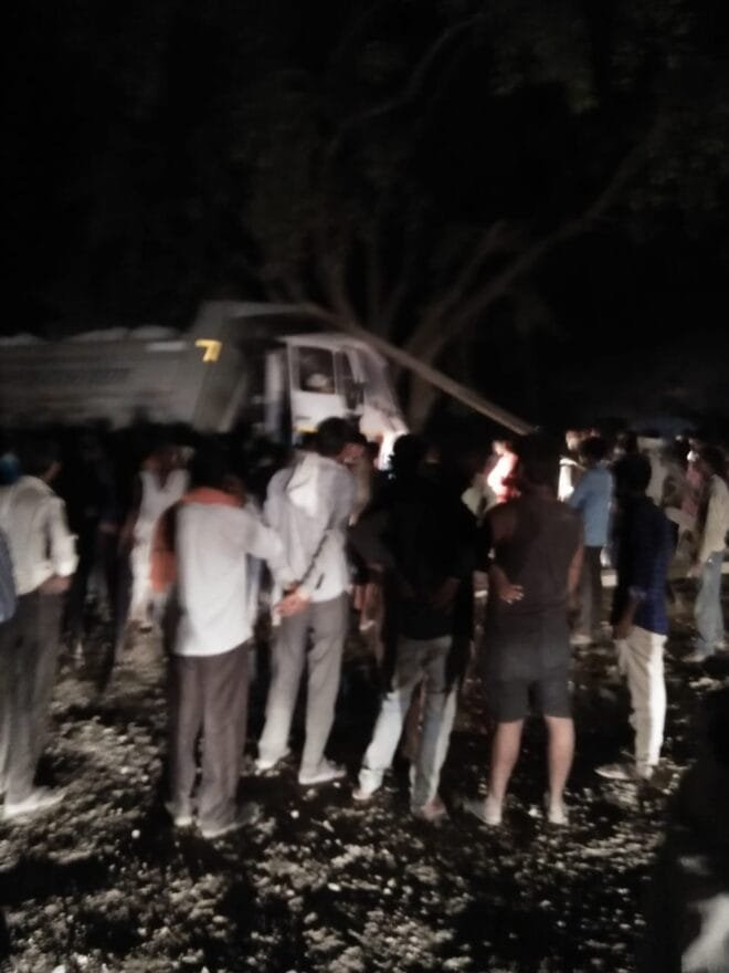 KOTPUTLI: कोटपूतली - नीम का थाना रोड पर डंपर में लगी आग, एक मौत 3 IMG 20210930 WA0038