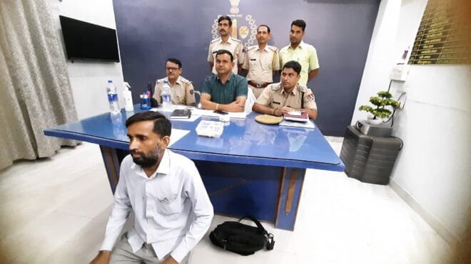कोटपूतली में बेच रहा था सोने की ईंट, गिरफ्तार 1 20211003 155559 scaled
