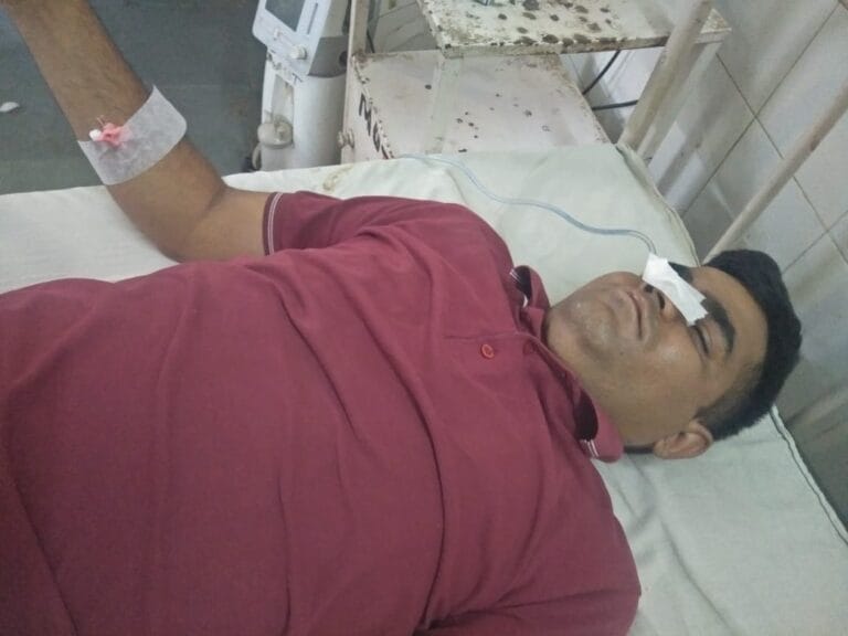 युवक ने खाया जहरीला पदार्थ, अस्पताल में भर्ती 2 IMG-20220509-WA0015