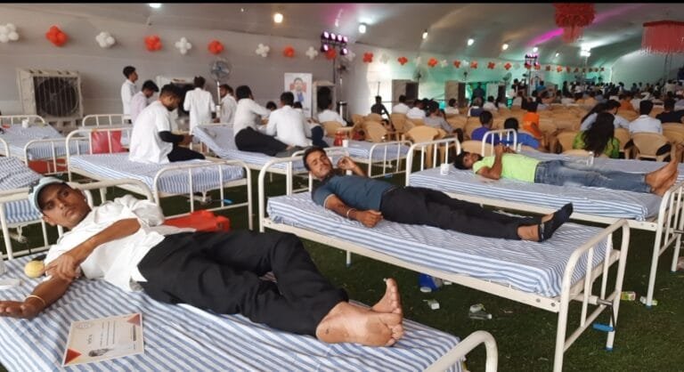 रक्त की हर एक बून्द कीमती है- डॉ. पंकज सिंह