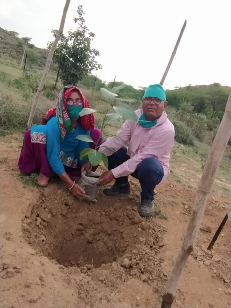 पर्यावरण संरक्षण के लिए संघर्ष कर रहे भामाशाह व सामाजिक कार्यकर्ता डॉ. आरपी यादव 2 img 20220530 wa00771715244475428760739