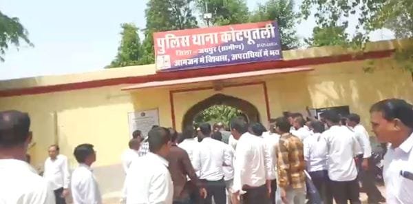 Vakilon Ki Hadtaal