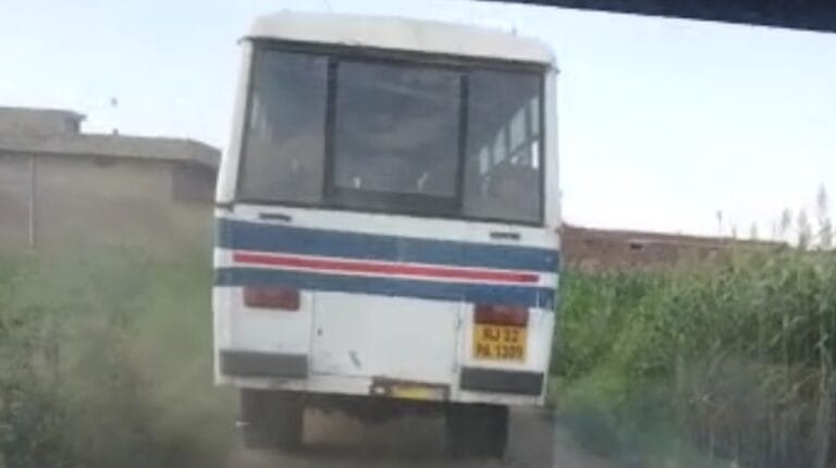 BREAKING कोटपूतली : स्कूल बस से गिरा छात्र, मौत ! 3 Screenshot_20220810-175452_WhatsApp