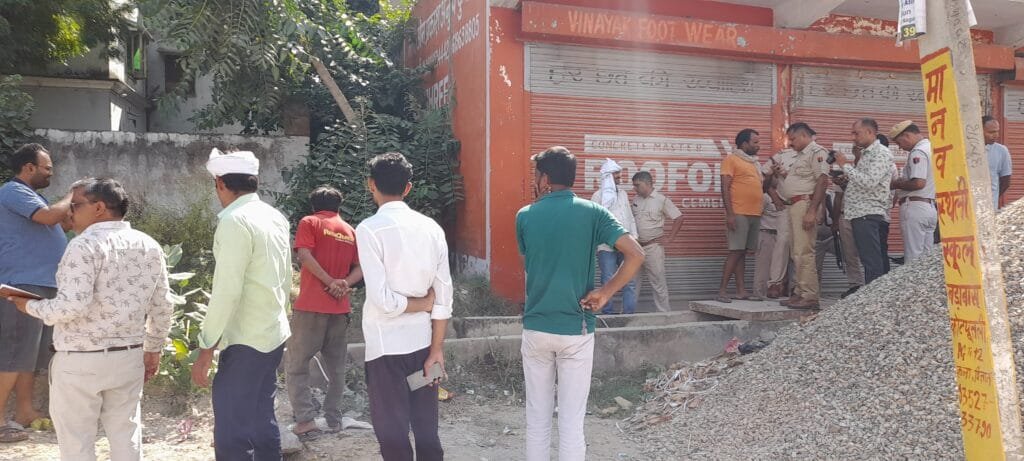 कोटपूतली : बानसूर रोड पर नाले में मिली डेड बॉडी, मचा हड़कंप 1 20220906 151256
