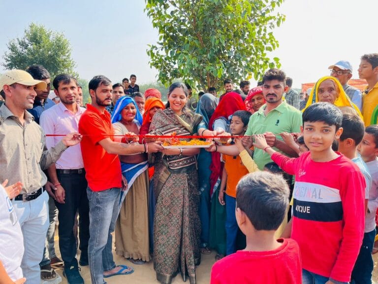 Behror : गाँव में ओपन जिम का निर्माण, युवाओं एवं महिलाओं में खासा उत्साह 2 Behror: Construction of open gym in the village