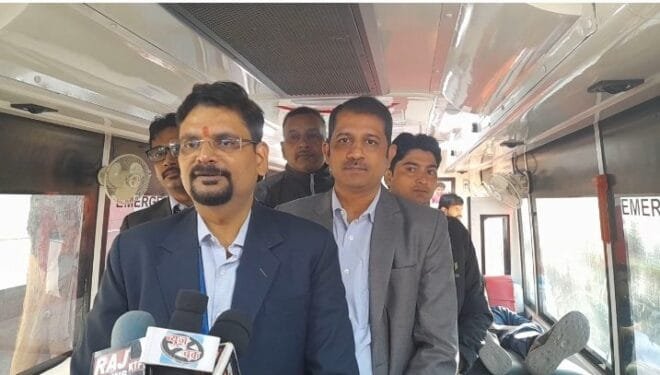 इंसान की जान बचाता है रक्तदान, 251 यूनिट रक्त एकत्रित 2 रक्तदान, 251 यूनिट रक्त एकत्रित