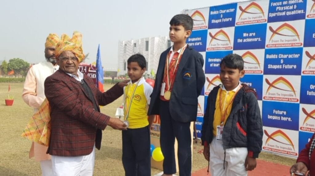 तीन दिवसीय खेल महोत्सव का शुभारंभ, बच्चों ने दिखाया अपना हुनर 1 तीन दिवसीय खेल महोत्सव का शुभारंभ