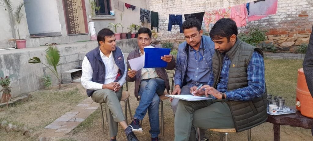 सावधान ! कोटपूतली में गैस सिलेंडरों से अवैध रिफिलिंग, रसद विभाग ने मारा छापा 2 img 20221209 wa00086985033956961526314