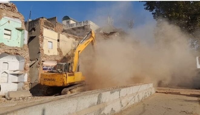 Master Plan : पीले पंजे की धमक से धूजी धरती, पुलिस बंदोबस्त के बीच दुकानें ध्वस्त 1 master plan