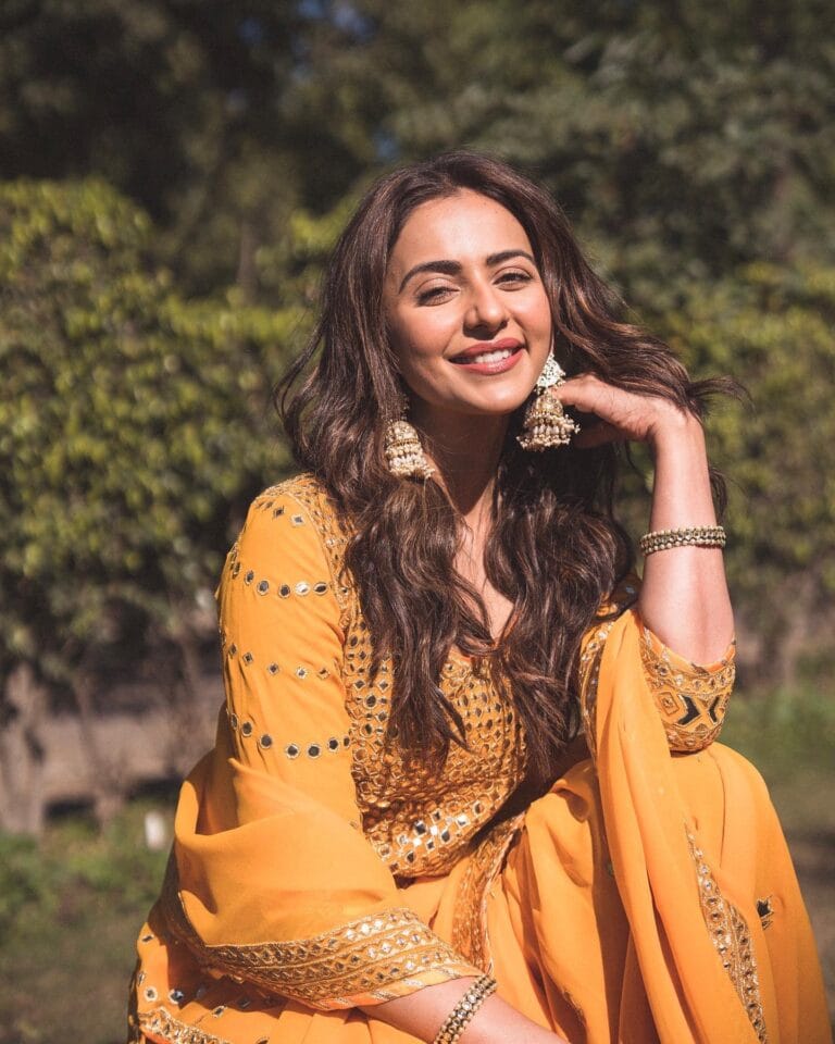 Rakul Preet : दिलकश तस्वीरों ने मोहा फैंस का मन 1 rakul preet