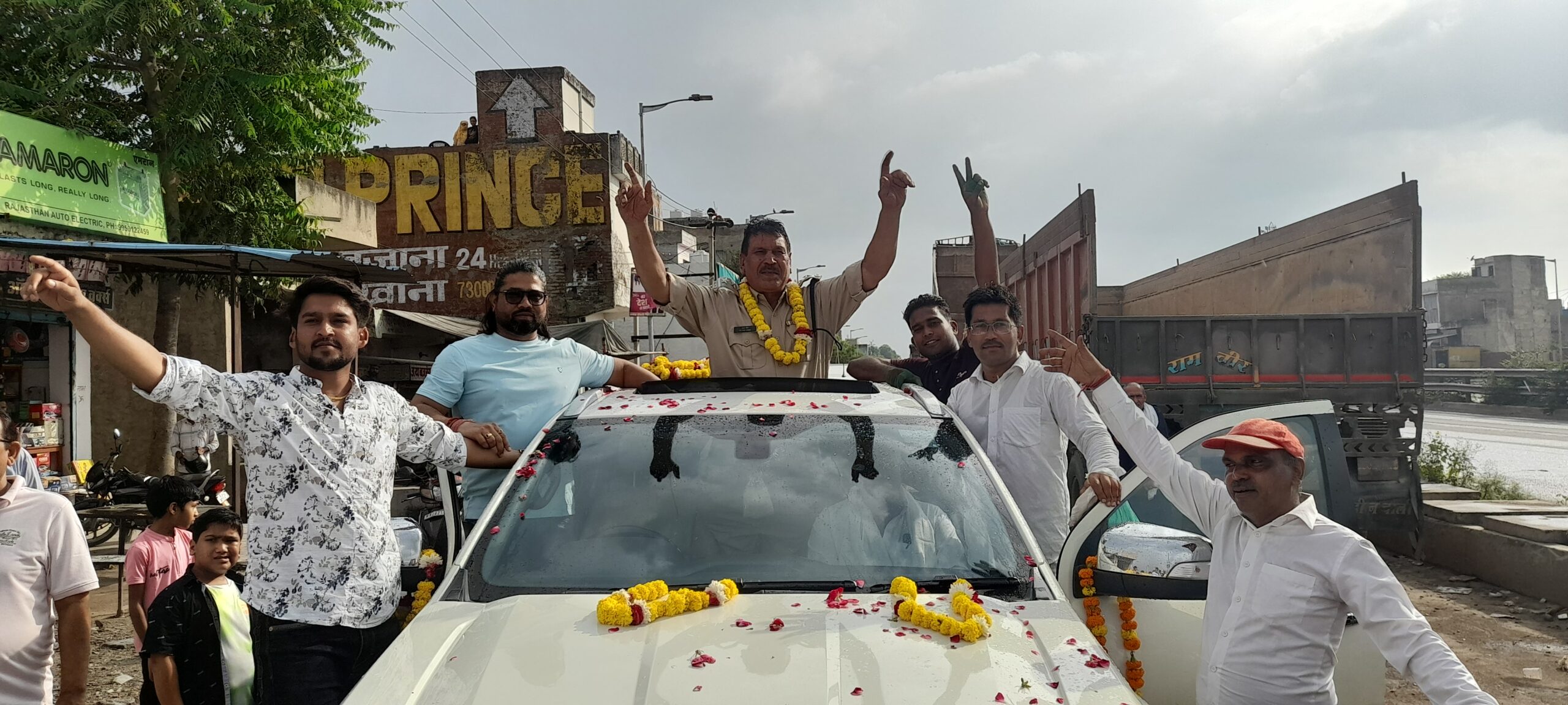 सेवानिवृत्ति पर सीआरपीएफ इंस्पेक्टर का भव्य स्वागत- सम्मान