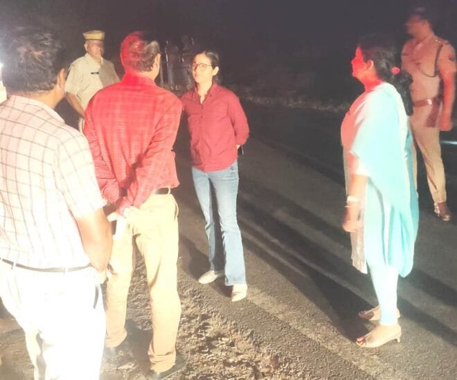 जिला कोटपूतली- बहरोड़ : कलक्टर व एसपी कर रही रात में क्षेत्र की मॉनिटरिंग, चुनाव के चलते चौकियों पर सघन जाँच 1 kotputli behror