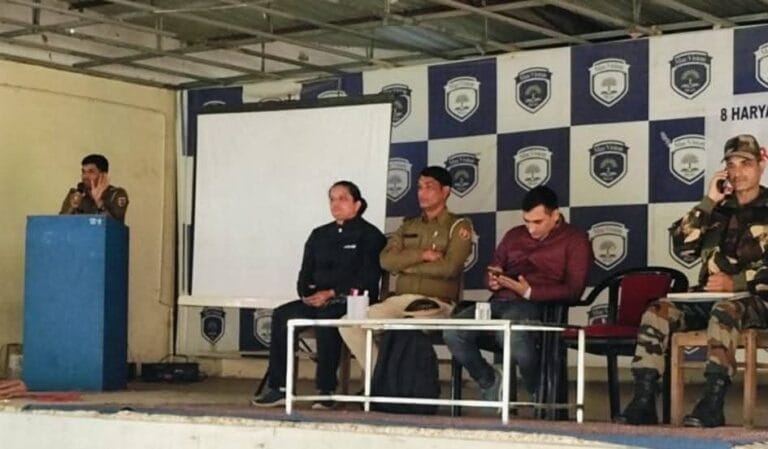 बहरोड़: छात्र-छात्राओं को दी साइबर सुरक्षा की जानकारी 1 fb_img_17360429473208970261532575585290.jpg