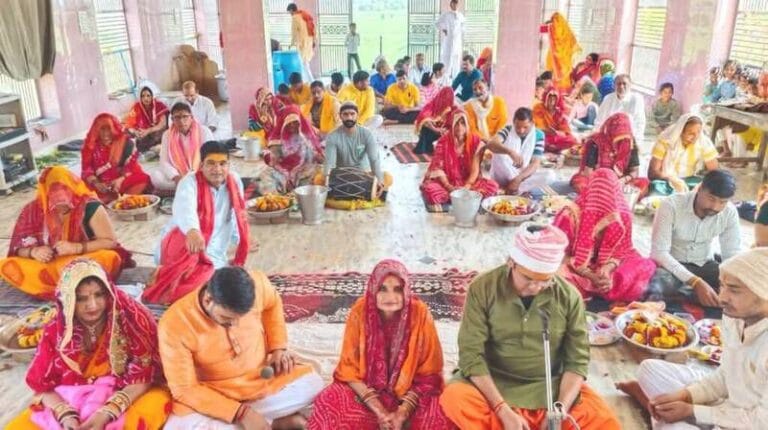 महाशिवरात्रि पर भगवान श्री चतुर्भुज मंदिर में भव्य रुद्राभिषेक संपन्न 2 image_editor_output_image-1359238028-17405761168927765739737205257722.jpg