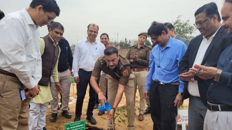 सोतानाला इंडस्ट्रीज एरिया में ग्रीन एरिया डेवलपमेंट की पहल, 6 बीघा जमीन पर होगा वृक्षारोपण 3 image editor output image2100227526 17406671703514939456923272667272