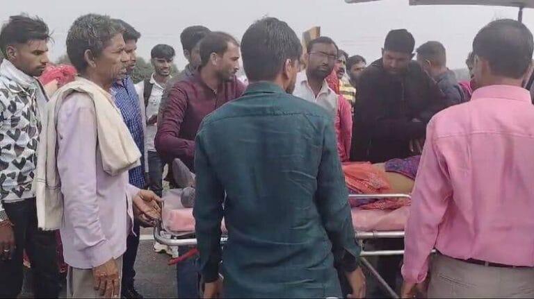 बानसूर के गिरुड़ी स्टैंड के समीप हादसा, बाइक सवार पति-पत्नी घायल 1 image_editor_output_image351958451-17404788325794215720296931955416.jpg