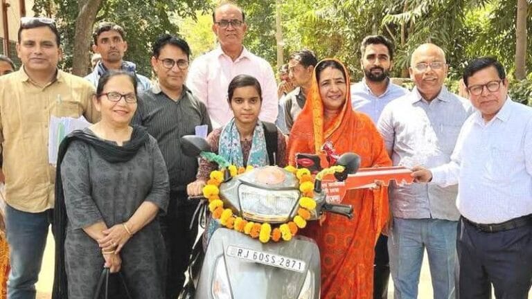 कोटपूतली में 64 मेधावी छात्रों को मिली स्कूटी 4 image_editor_output_image-762379184-17426609820778884971275253376186.jpg