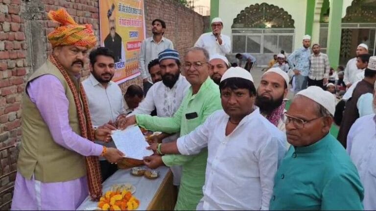 कोटपूतली में इफ्तार दावत का आयोजन, सामाजिक सौहार्द्र की दिखी झलक 2 image_editor_output_image1066402152-17426535921251667260226798338530.jpg