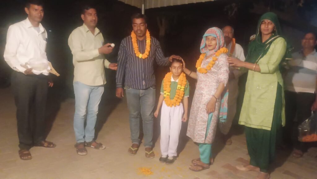 छात्रा कोमल यादव का नवोदय विद्यालय कक्षा 6 में चयन पर किया सम्मान 2 img 20250326 wa002759221948635297587