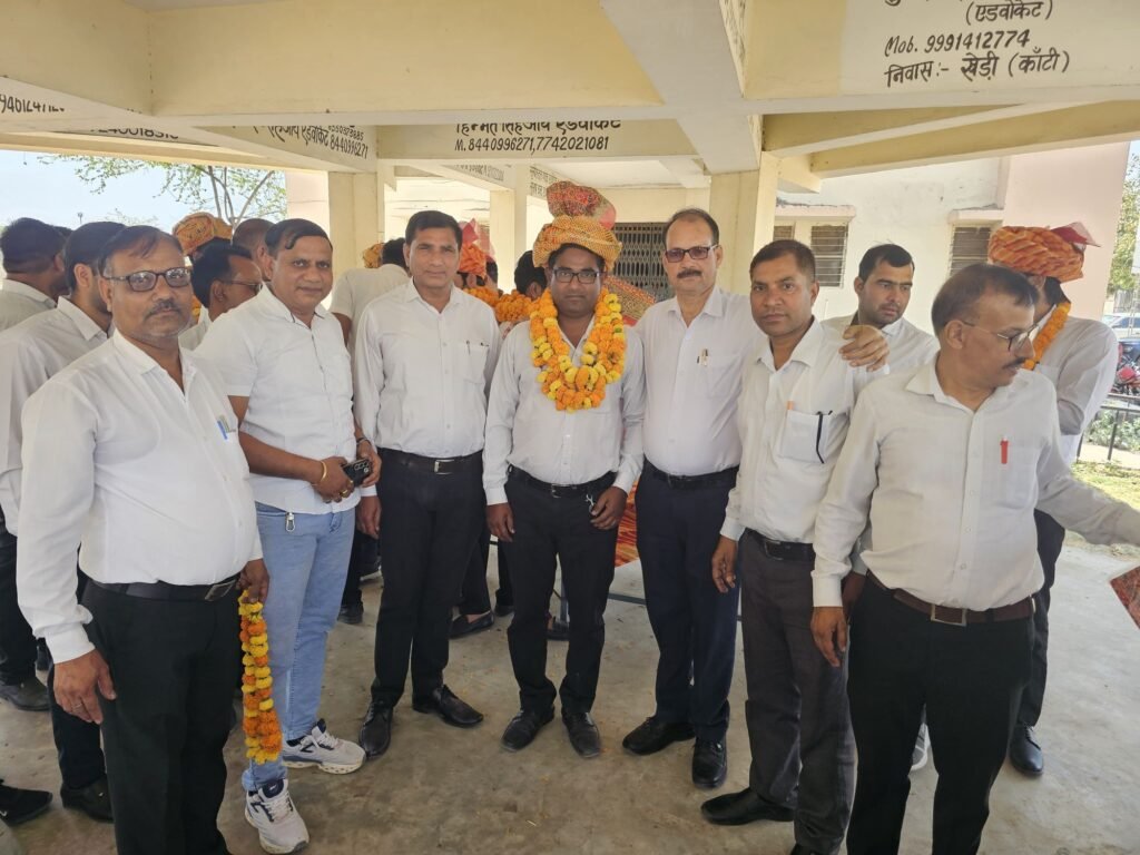 अभिभाषक संघ के द्वारा ऑल इंडिया बार का एग्जाम पास करने वाले अधिवक्ताओं का किया सम्मान 2 img 20250326 wa00574683909710619671064