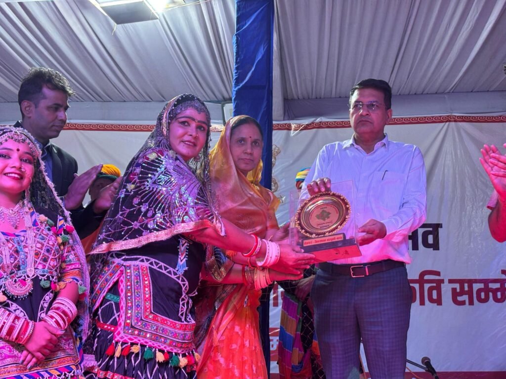 राजस्थान दिवस पर सांस्कृतिक संध्या का भव्य आयोजन, लोक कलाकारों ने मोहा मन 3 img 20250331 wa00303419362487327801176