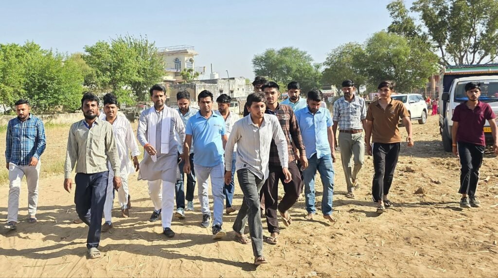 मुंडावर क्षेत्र के आमोठ गांव में मसानी माता के भंडारे का किया आयोजन 3 img 20250401 wa00602880596853928411174