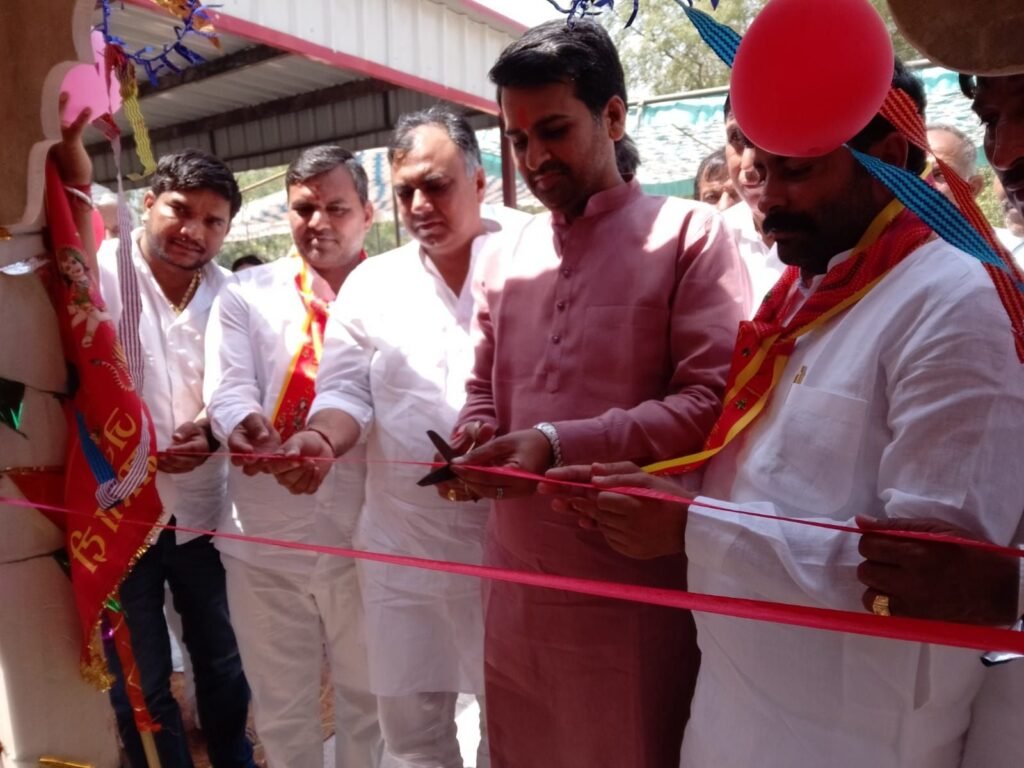 विधायक ललित यादव ने विद्यालय में किया मां सरस्वती की मूर्ति का अनावरण 1 img 20250403 wa00725384980996463743378