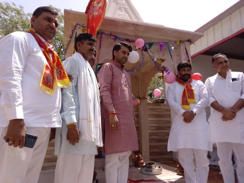 विधायक ललित यादव ने विद्यालय में किया मां सरस्वती की मूर्ति का अनावरण 2 img 20250403 wa0074496541132660977067