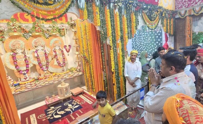 वन मंत्री संजय शर्मा ने नानोडी धाम में की पूजा-अर्चना, प्रदेशवासियों की सुख-समृद्धि की कामना 2 img-20250405-wa00034203488069510843232.jpg