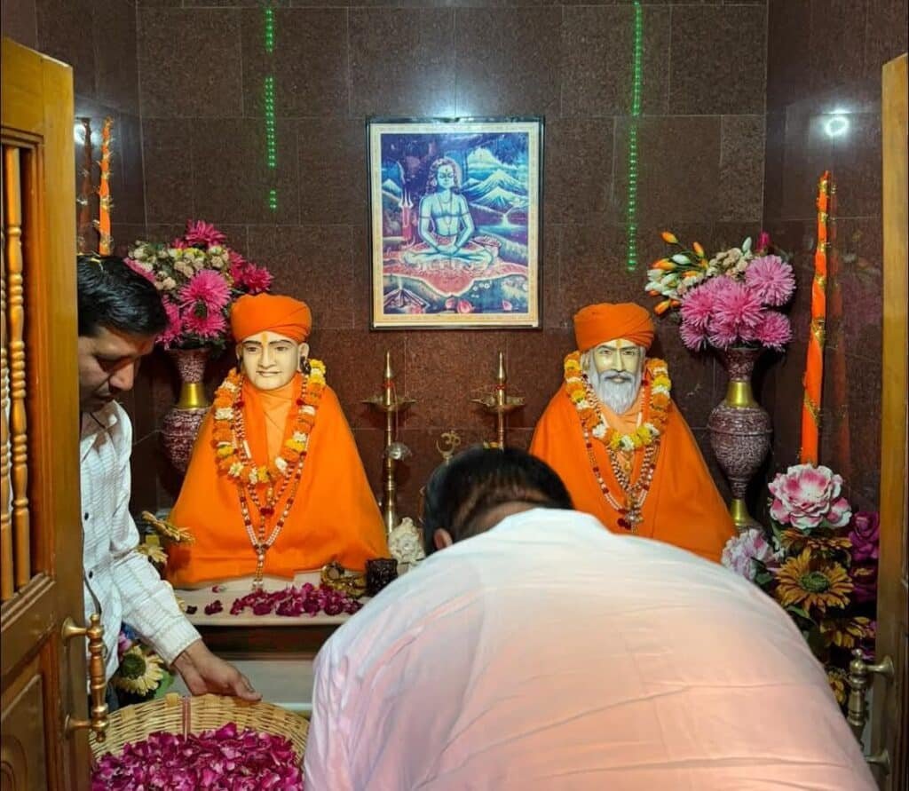 वन मंत्री संजय शर्मा ने मुंडावर में बाबा धोकल नाथ आश्रम के वार्षिकोत्सव में की शिरकत, । 2 img 20250406 wa01354621137068546698904