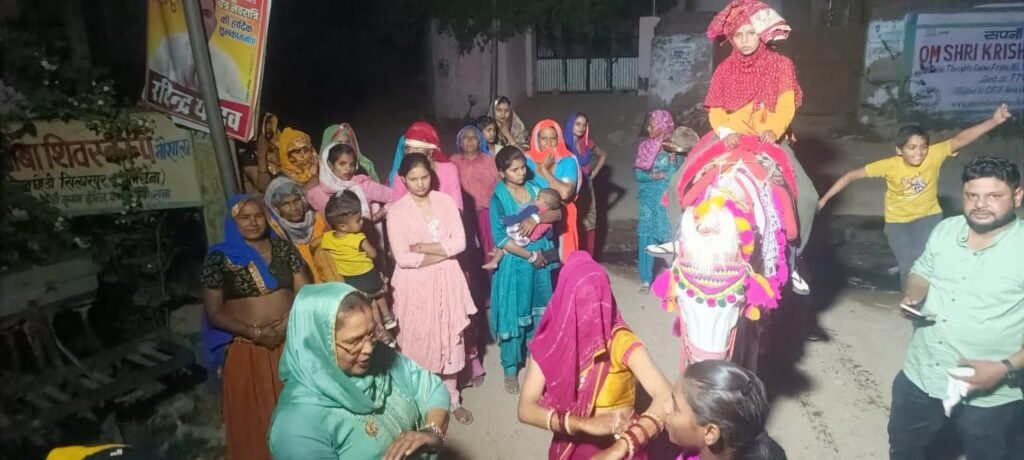 नाघोड़ी गांव में मजदूर माता-पिता ने बेटा-बेटी की समानता का दिया बड़ा संदेश 2 img 20250418 wa00213086295799121589896