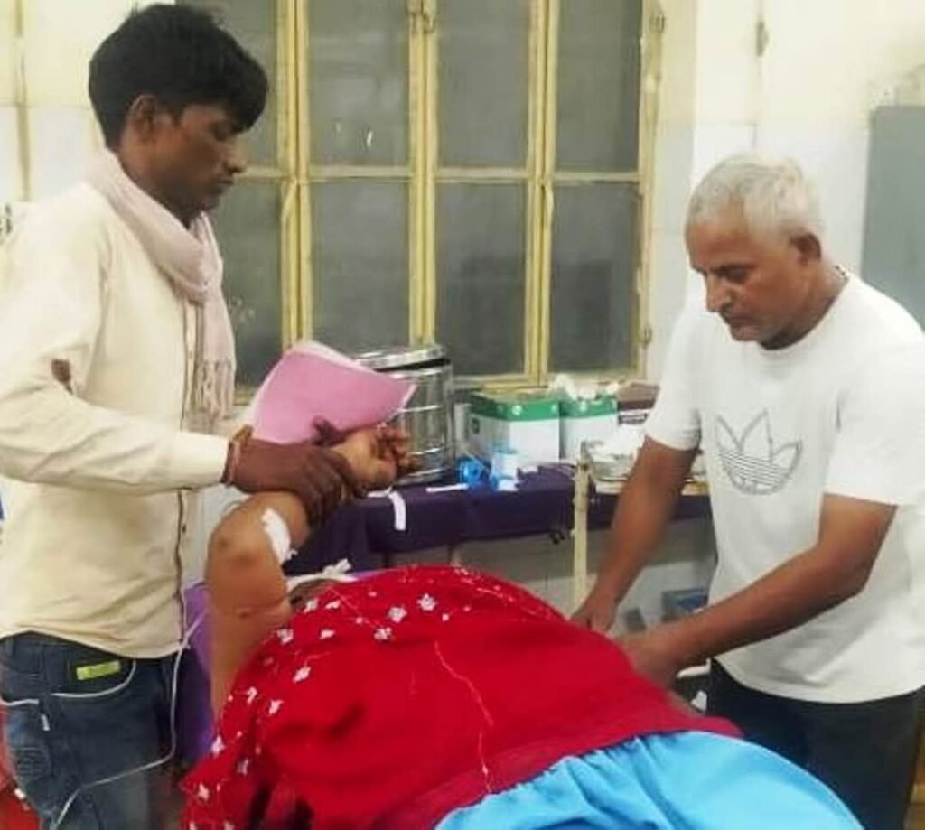 कलयुगी बेटे ने मां पर किया धारदार हथियार से वार, गंभीरावस्था में जयपुर रैफर 2 fb img 17476716050277493351846634969464