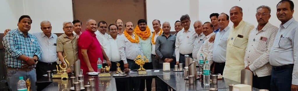 लायंस क्लब के नए अध्यक्ष बने शिक्षाविद पमित यादव, नई कार्यकारिणी का हुआ गठन। 2 img 20250504 wa0054 14614469987456273855