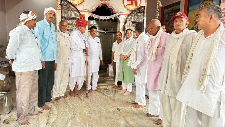 खोहरी गांव में बाबा भौमिया का भंडारे का आयोजनभाजपा नेत्री अंजली यादव ने लगाई हाजिरी 2 img-20250513-wa01701854798702098781510.jpg