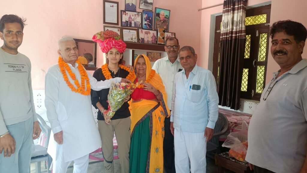 राजकीय स्कूल जालावास की बेटियों ने रचा इतिहास, 12वीं और 10वीं में हासिल किए शानदार अंक 3 img 20250531 wa00804393277412392061104