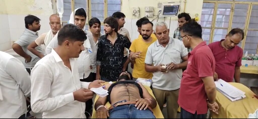 कोटपूतली में फाइनेंस रिकवरी एजेंट पर फायरिंग, युवक गंभीर घायल 2 screenshot 2025 05 22 20 16 51 78 6012fa4d4ddec268fc5c7112cbb265e77620623857600703555