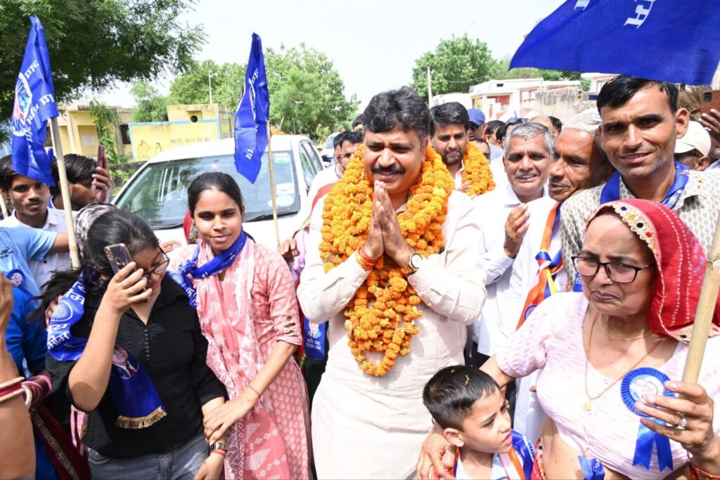 सिरयानी में संविधान निर्माता बाबासाहेब डॉक्टर अंबेडकर की प्रतिमा का अनावरण नेता प्रतिपक्ष टीकाराम जूली के सानिध्य में हुआ 4 img 20250602 wa00743860185678621169960