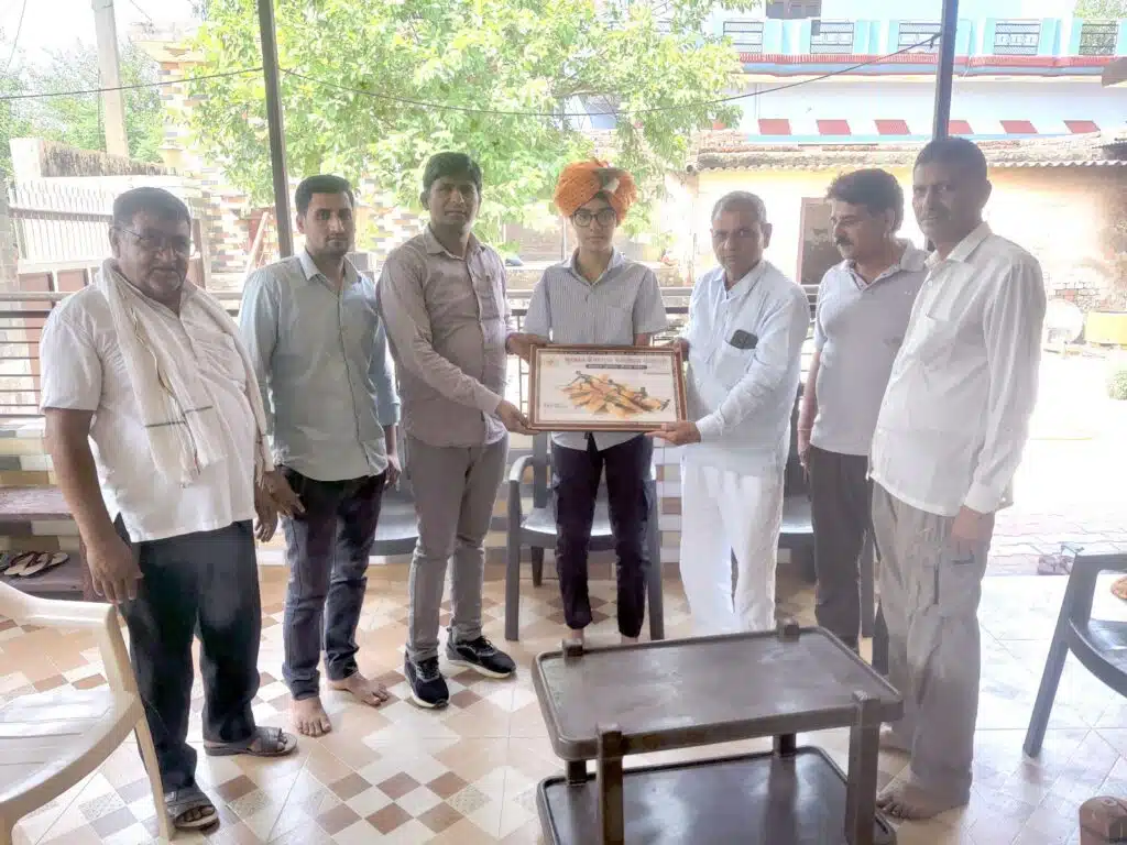दिव्यांग छात्रा पायल ने रचा इतिहास, 10वीं परीक्षा में हासिल किए 100% अंक 3 img 20250612 wa00742790036071425564530