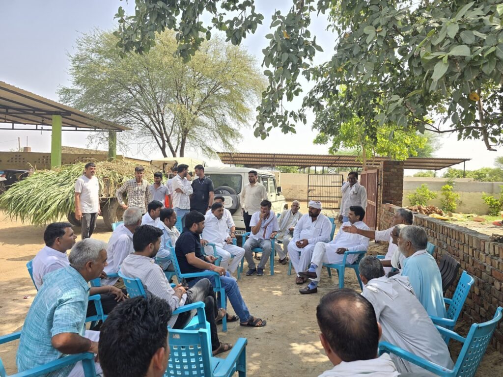 भंवर जितेंद्र सिंह के जन्मदिन पर गौशाला में विधायक ललित यादव की टीम ने किया चारे और नकद राशि का दान 4 img 20250612 wa00935509069390596487198