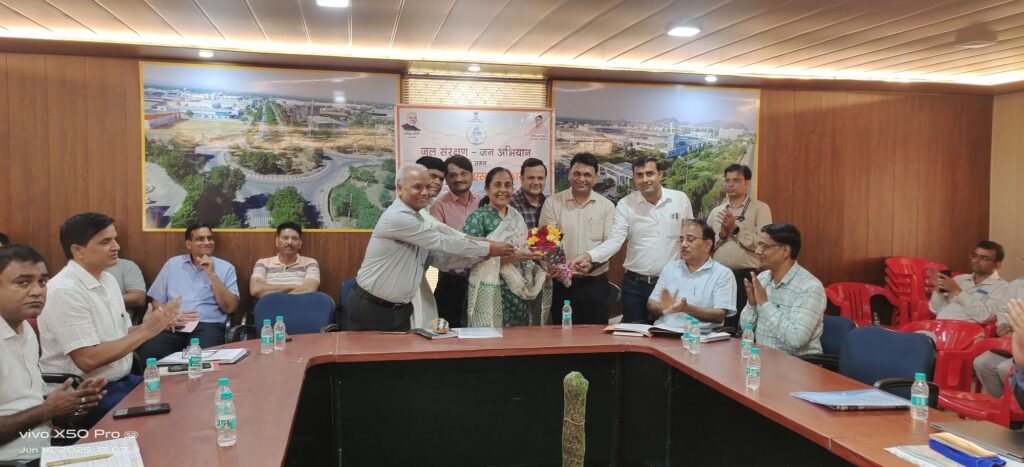 वंदे गंगाजल जन अभियान: नीमराना में जिला स्तरीय कार्यशाला आयोजित, जल संरक्षण को लेकर किया विचार विमर्श 1 img 20250614 wa01015758263105695678412