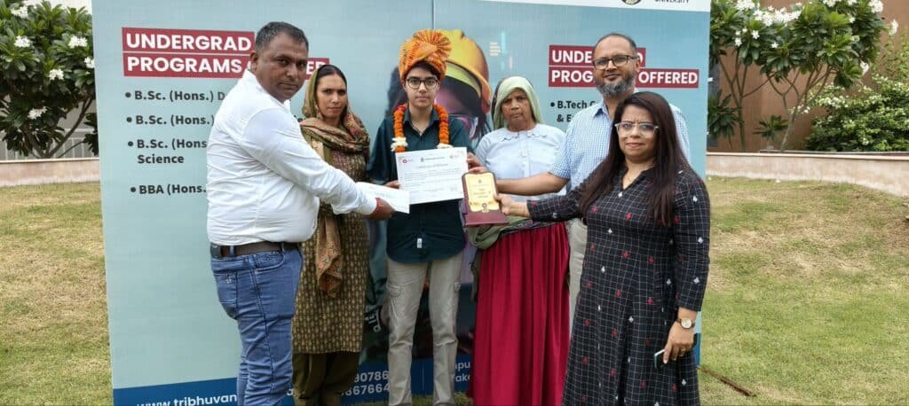 दिव्यांग पायल यादव का स्वागत: दोनों हाथ नहीं होने के बावजूद 10वीं में हासिल किए 100% 2 img 20250704 wa01044535737231241909450