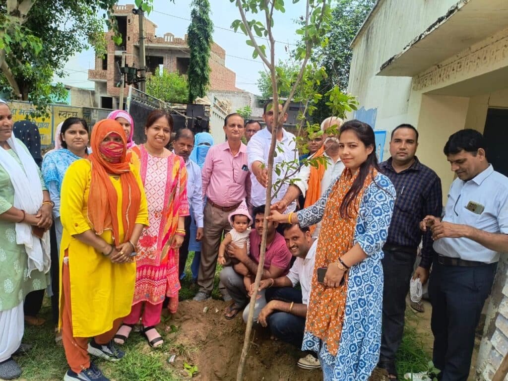 'बेटी बचाओ, बेटी पढ़ाओ' अभियान के तहत हुआ जागरूकता कार्यक्रम 2 img 20250704 wa01524163938936381159720