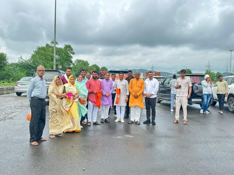 शाहजहांपुर टोल प्लाजा पर केंद्रीय मंत्री भूपेंद्र यादव का भव्य स्वागत 4 img-20250715-wa00772253191489900159416.jpg