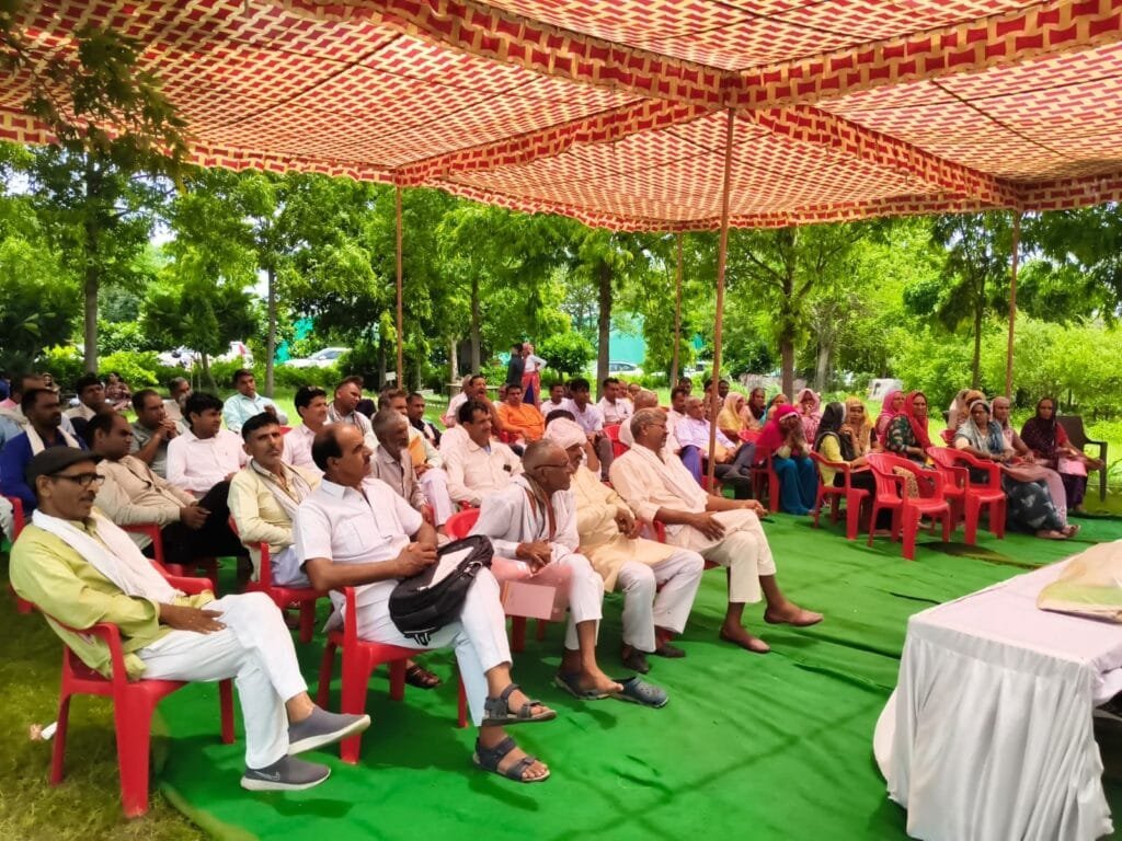 नीमराणा में असिस्टेंट बुक कीपर प्रशिक्षण का समापन और कृषक संगोष्ठी का आयोजन 4 img 20250718 wa03057183332777231214266