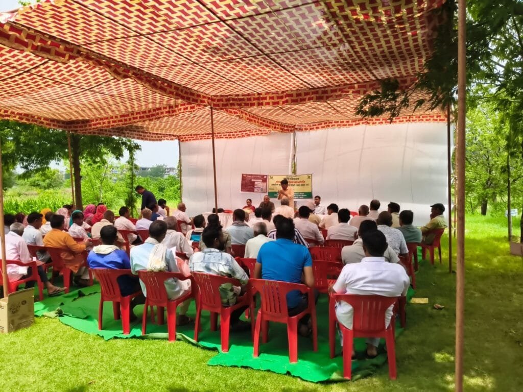 नीमराणा में असिस्टेंट बुक कीपर प्रशिक्षण का समापन और कृषक संगोष्ठी का आयोजन 5 img 20250718 wa03068520170377030917504